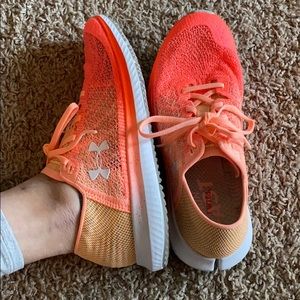 Nwt womens Under Armour tennis shoes